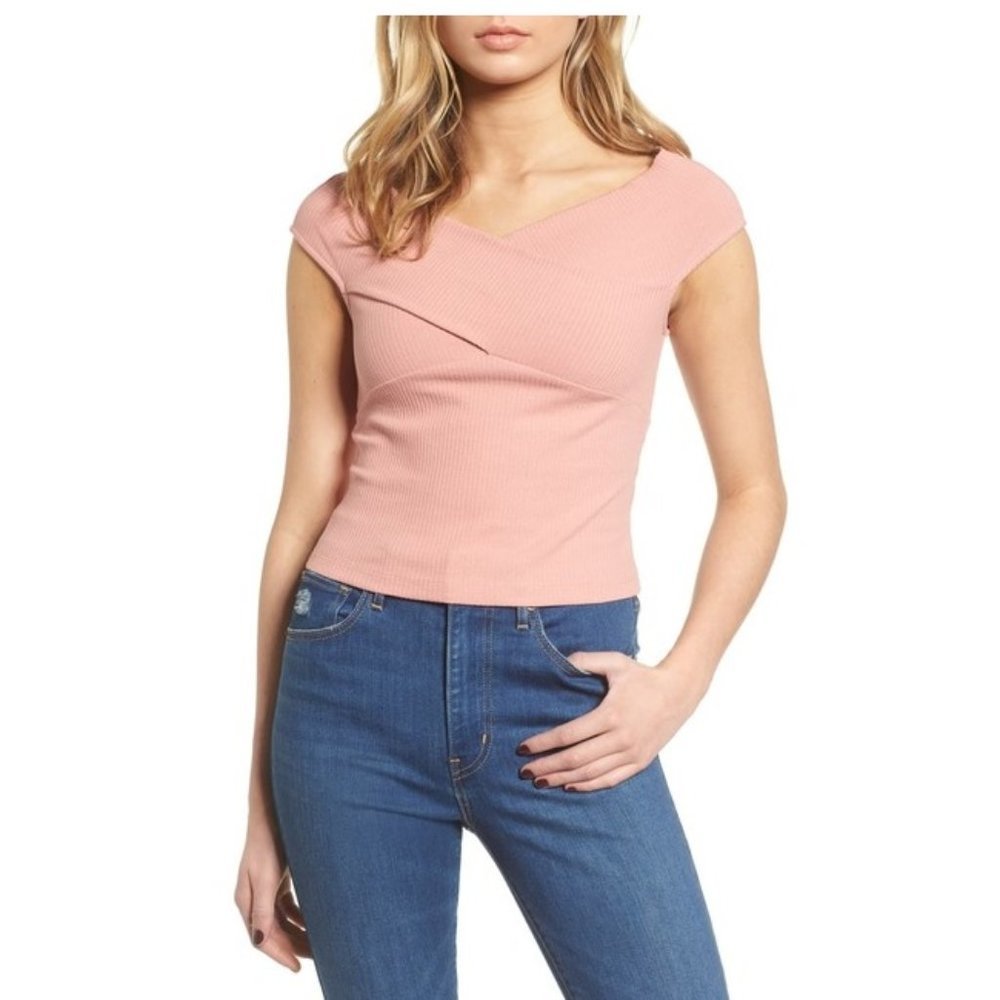 🎁 Lush Crisscross Off-the-Shoulder Top